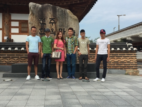 ẢNH CÙNG HỌC SINH THĂM LÀNG TRUYỀN THỐNG JEONGJU