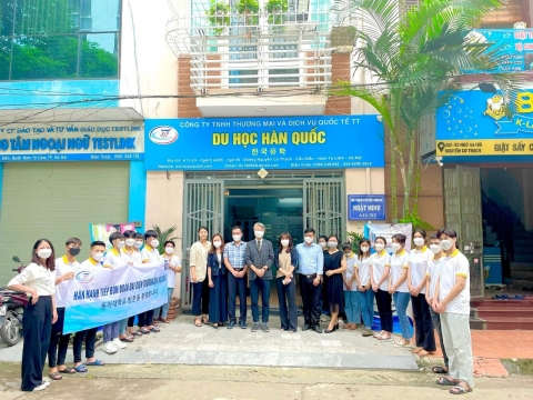 ẢNH TRƯỜNG ĐẠI HỌC DONG A ĐẾN THĂM CÔNG TY