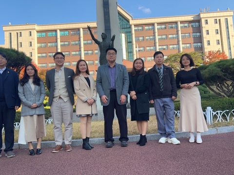 ẢNH CÔNG TY ĐẾN THĂM TRƯỜNG BAEKSEOK 25.10.2022